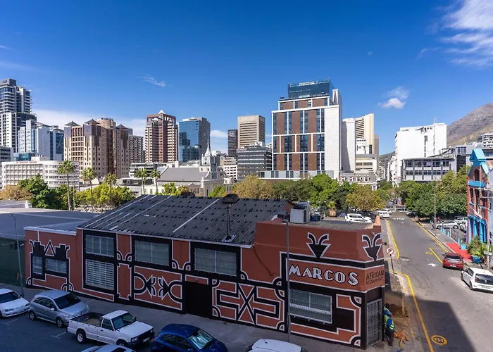 The Rose207: Modern Corner Studio With Views