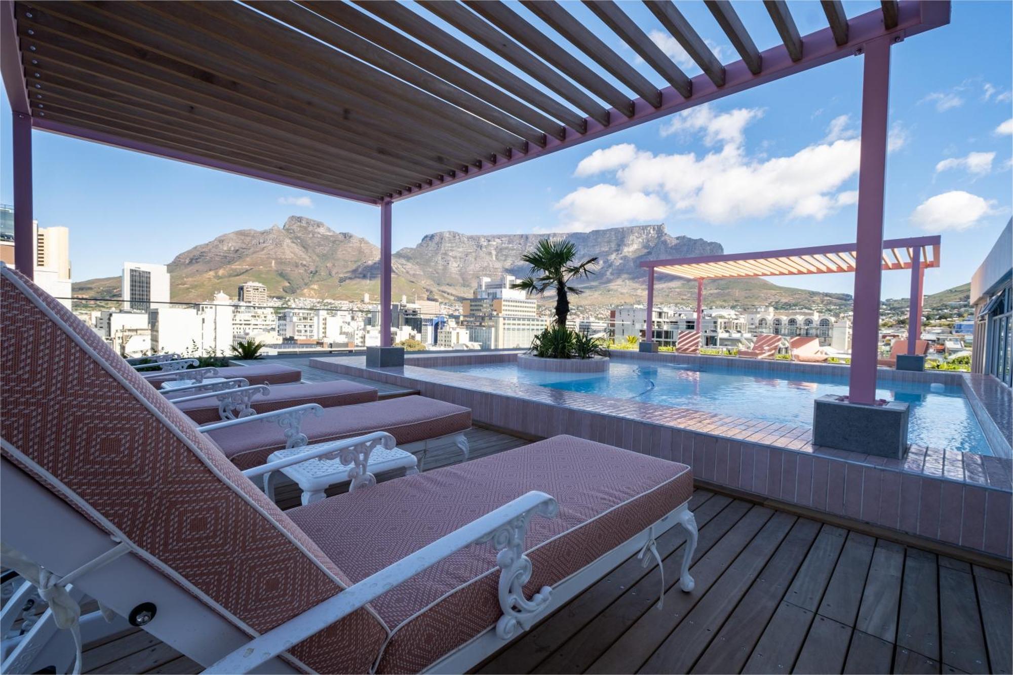 The Rose207: Modern Corner With Views Apartment *